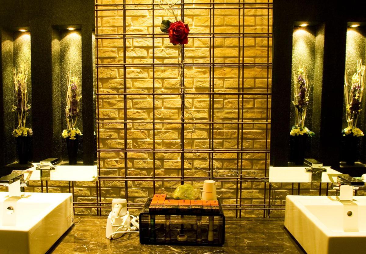 Hip Spa Motel Taichung Dış mekan fotoğraf